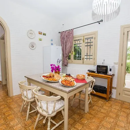 Ines Villa Ostuni
